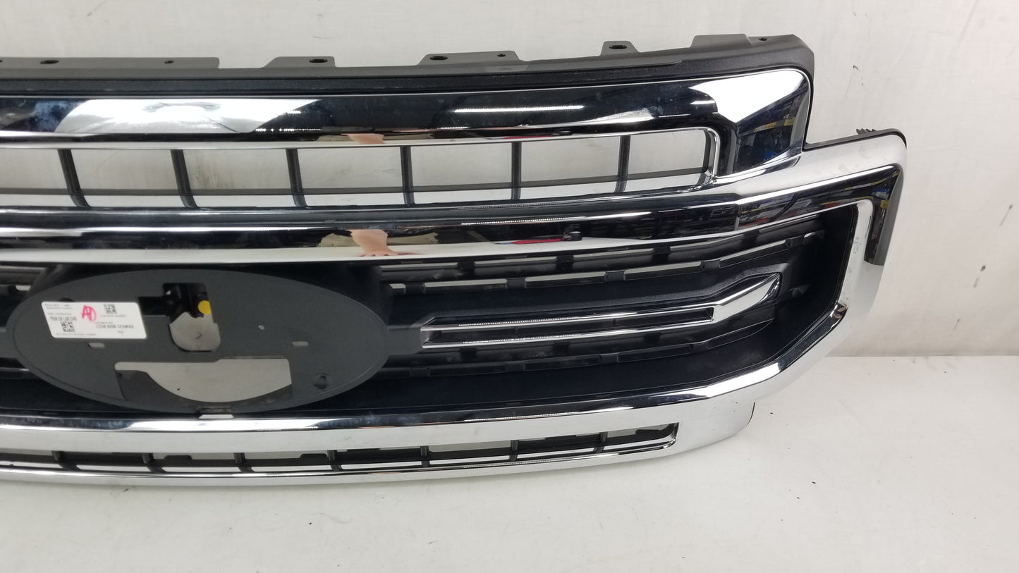 Genuine 2020-2022 F-250 F-350 Lariat Chrome Grille